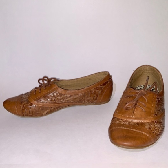 Hot Tomato Shoes Hot Tomato Tanbrown Woven Lace Up
